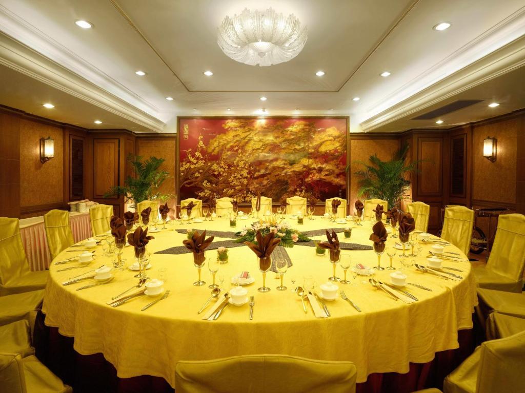 Grand Trustel Mandarin Garden Hotel Нанкин Екстериор снимка